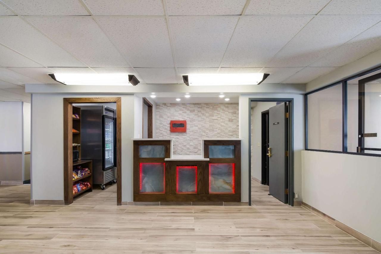 Econo Lodge 윌리스턴 외부 사진